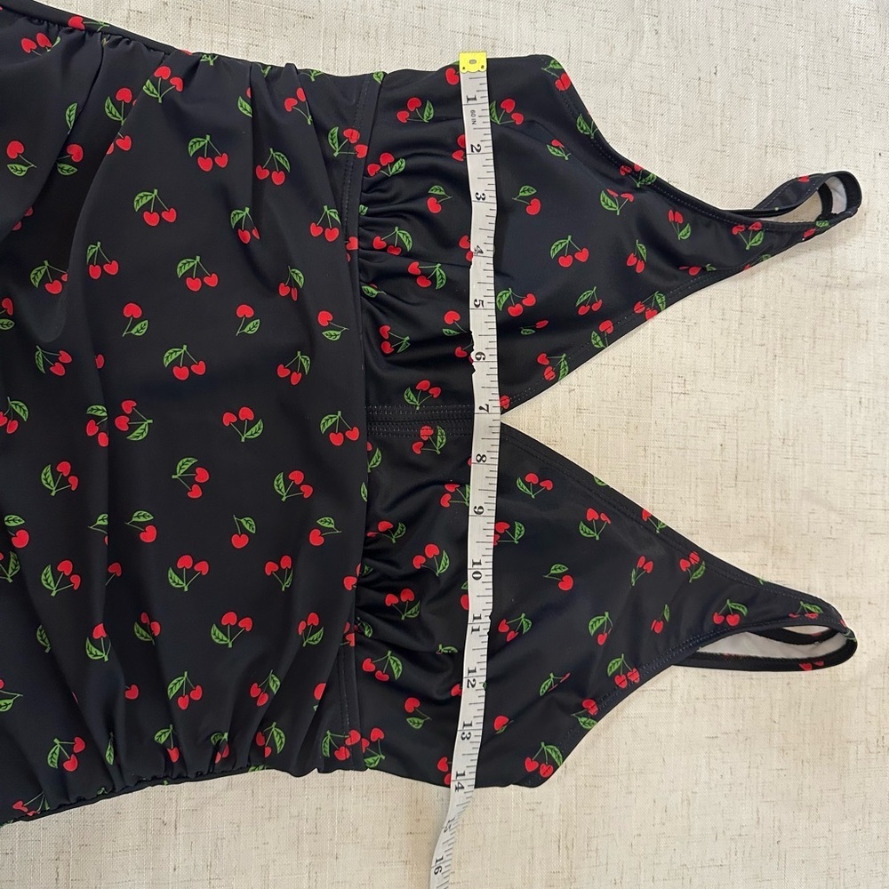 🍒Chic Black and Red One Piece Swimsuit for Stylish Swimming 🌴☀️ - Picture 6 of 15
